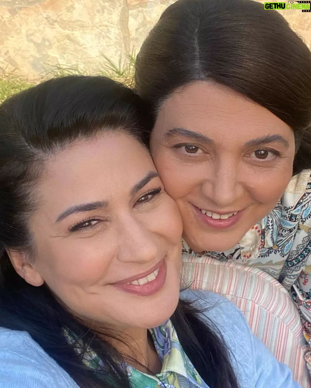 Benian Dönmez - 2K Likes - Güçlü,tutkulu kendini var etmiş kocaman kalpli bi kadın...35 yıl önce karşılaştık ..iyiki karşılaştık,iyiki tanıdım seni yeniden ve tekrar 🖤 @iclalaydin