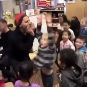 Benj Pasek Instagram - There’s no sing-along like a first grade sing-along. 

Posted this on @pasekandpaul but had to reshare here. It’s the 6-year-old jumping for me. 😭
