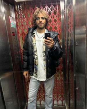 Benjamín Alfonso Instagram - Feliz y agradecido ✨🤍 🎉
Rodeado de mensajes de amor y abrazos que me hacen tomar conciencia del amor que me rodea 
Momentos de estar en naturaleza
Momentos de estar conmigo
Gracias por todos los msjs, los iré contestando con paciencia y amor