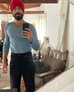 Benjamín Alfonso Instagram - Me clave la uña al lado del ojo sacándome el traje de neoprene… eso #scar