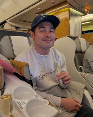 Benjamin Alves Instagram - So excited to travel again.
Going to someplace I’ve never been! ❤️

#loveGUESSph