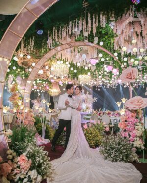 Benjamin Alves Instagram - It has been 5 amazing years with you my love. ❤️ 

Still in awe of how far we’ve come,
and how much we’ve grown as a couple.

I promise I’ll try to stay romantic
even if the Aries in me isn’t. 😛

Thank you for sharing your life with me. 

I love you forever. ❤️