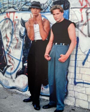 Benjamin Bratt Instagram - Down memory lane with my brothers
@damianchapaofficialpage @jesseborregoofficial 

The BIBO book is available now from @hatandbeardpress, with stunning photos from @merrickmortonphoto, beautiful poems by screenwriter/poet @jimmysantiagobaca2020,
original artwork from #AdanHernandez, and diary notes from director #TaylorHackford.
#newclassic