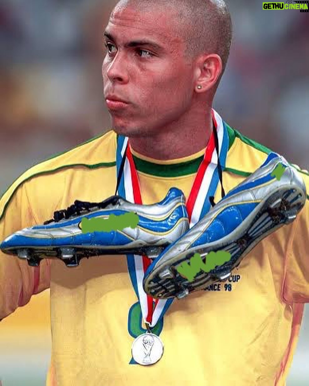 Benjamin Joseph Varney - 3 Likes - ”พี่โด้อย่าเคืองผมเลย“ Umbro “Centenary Collection” เฉลิมฉลองครบรอบ 100ปี กับแบรนด์ระดับตำนานของเมือง Manchester 🩸
วางขายที่ Supersports แล้ววันนี้
.
#UmbroTH
#AlwaysUmbroSince1924 #AlwaysSharp