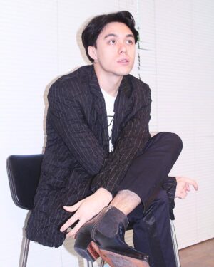 Benjamin Joseph Varney Instagram - เอิ่มม ฟังอยู่คับ.