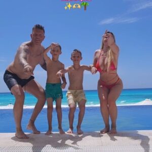 Benjamin Machet Instagram - #cancun #mexico #playa #family #happy #instagood