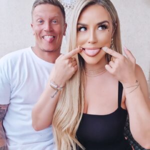 Benjamin Machet Instagram - ✨️ La vie de couple après 10 ans et 2 enfants ✨️

Au cours de cette prochaine saison, nous aborderons la vie de couple après 10 ans de relation et 2 enfants.

À quoi ressemble-t-elle? Quels sont nos difficultés? Quelles sont nos forces? Où en est-on? Comment on se retrouve avec 2 enfants?

En toute transparence vous découvrirez notre couple comme vous ne l'avez jamais vu.

Merci pour votre bienveillance, encore et toujours 🫶.

#mamansetcelebres #couple #couplegoals #momanddad #love #family #instagood