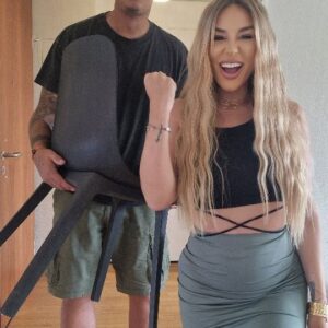 Benjamin Machet Instagram - Et chez vous? 🤣

#fun #couple #couplevideos #men #women