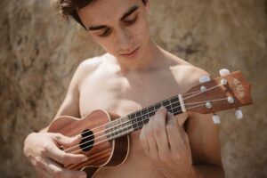Benjamin Papac Instagram - “Oh, a ukulele? Here let me just pretend to play it in a slightly photogenic way. Oh, did you just photograph me? Ha! I had no idea.” #candidphotosarealie 😐 @josie_elle