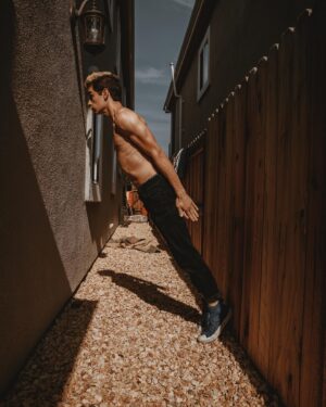 Benjamin Papac Instagram - Tilted
@palmtreevisions