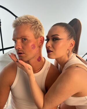 Benjamin Peltonen Instagram - Hyvää ystävänpäivää tuhmeliinit💋💋 2 DAYS TO GO!! #ParemminKuKukaanMuu