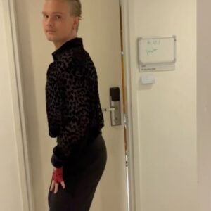 Benjamin Peltonen Instagram - Hyvää 1-vuotis päivää Hoida Mut! 🎂
Ollu hieno matka sun kanssa 🥹🫶🏽
