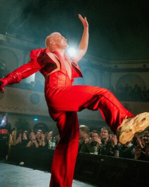 Benjamin Peltonen Instagram - Te aiheutatte tän hymyn💋 

kiitos keikasta opiskelijat, te tiedätte miten bailataan!!!

📸: @nealeksandraphoto