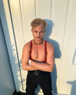 Benjamin Peltonen Instagram - Syksy tulee olemaan helteinen😮‍💨🤌