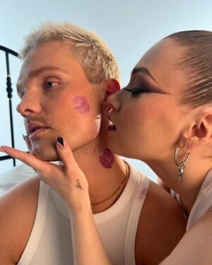 Benjamin Peltonen Instagram - Hyvää ystävänpäivää tuhmeliinit💋💋 2 DAYS TO GO!! #ParemminKuKukaanMuu