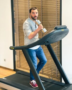 Benjamin Verrecchia Instagram - CONCOURS 🥳
Régalade totale, j’ai vécu l’expérience Mercure x Top Chef !
À gagner : un séjour de 2 nuits dans un hôtel Mercure, un room-service exclusif et la participation à une masterclass avec un candidat emblématique Top Chef et un chef Mercure !
Pour vivre ce moment unique il faut : t’abonner à @mercurefr et à mon compte et mentionner un ami en commentaires
Je vous laisse je vais au spa faire mes 4h de natation 🏊‍♂️
@lesgustaves
