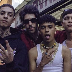 Benny Emmanuel Instagram - este post se titula: urg T2 bandaa