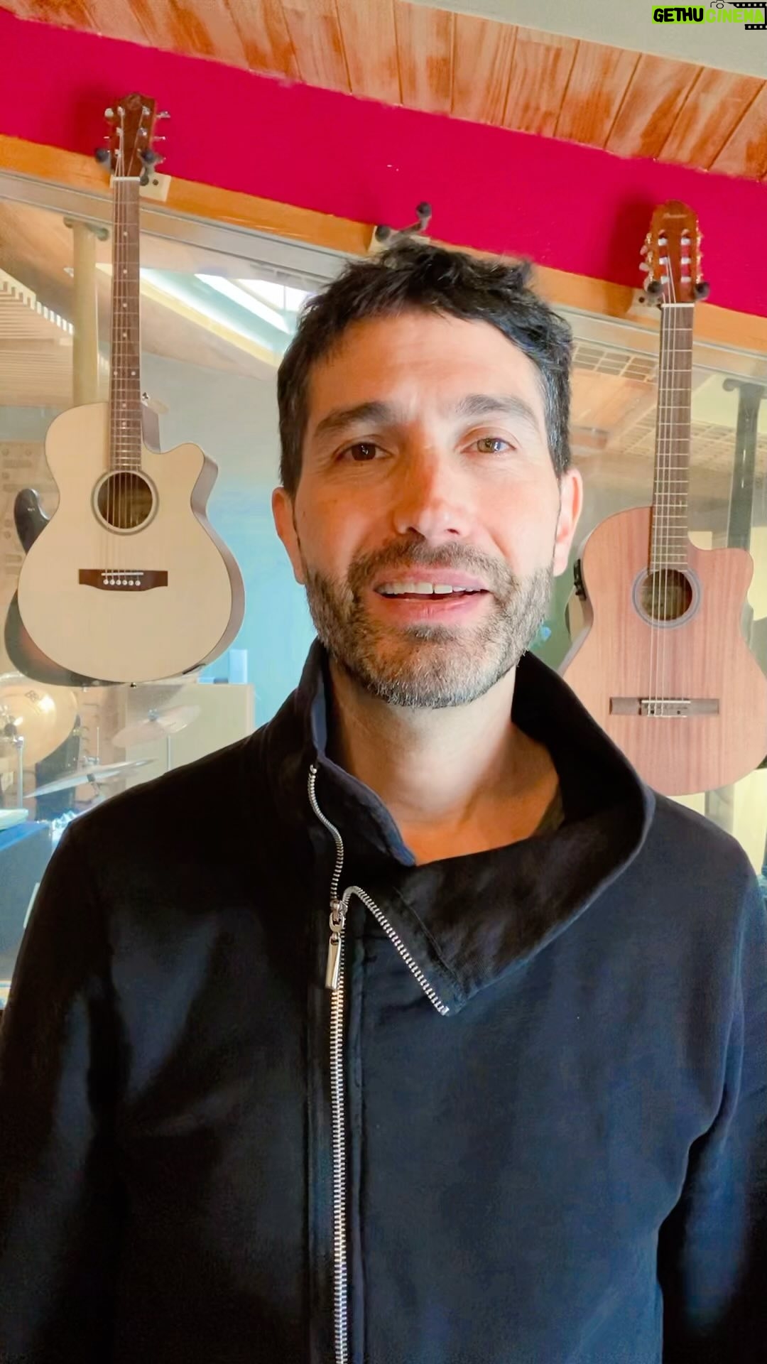 Benny Ibarra - 4.5K Likes - Dona un árbol al mundo! Una guitarra = un árbol. Ayúdanos a plantar 500 árboles en México 🇲🇽 @bamboo_es @bamboo_en https://hello-bamboo.com.mx