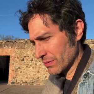 Benny Ibarra Instagram - Concierto íntimo "Luna de Nieve” ¿Ya conoces todo lo que lo convierte en un concierto único?

⭐Concierto íntimo. (Cupo limitado ⚠️) 
⭐Espacio abierto |OUR HABITAS| SMA 
⭐Luna llena (La 2da del año)
⭐Estilo de música blues y funk 
⭐Tres canciones que Benny nunca ha tocado antes ‼️🎙️

‼️ ADQUIERE TUS BOLETOS YA‼️

Entradas disponibles en boletocity.com
https://boletocity.com/tc-events/benny-ibarra-concierto-luna-de-nieve/

#musica #musicaenvivo #concierto #conciertoíntimo #sanmigueldeallende #gto #entretenimiento 
#bennyibarra #conciertobennyibarra #luna #lunallena