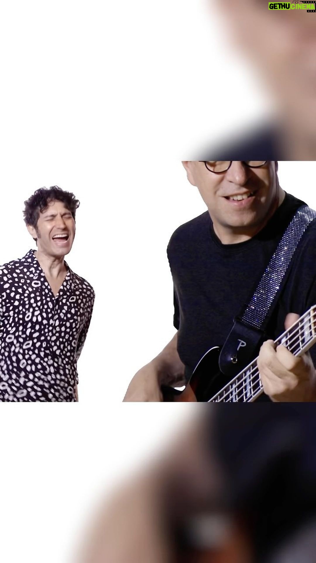 Benny Ibarra - 4.1K Likes - Estamos estrenando video de “Puro Azar” junto a nuestro carnalito @bennyibarra 🔥 #rolitas #rock #rockmexicano #rockenespañol #vivelatino #vl24