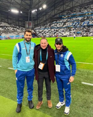 Benoît Assadi Instagram - Classico ce soir !
Malheureusement je ne peux pas y être mais vous vous doutez bien de mon prono ahah 🔵⚪️