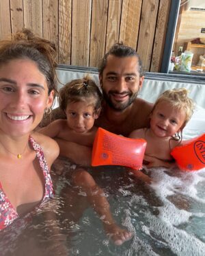 Benoît Assadi Instagram - 2021 - 2022 - 2023 toujours au même endroit 👨‍👩‍👦‍👦☀️
