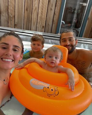 Benoît Assadi Instagram - 2021 - 2022 - 2023 toujours au même endroit 👨‍👩‍👦‍👦☀️