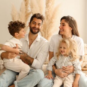 Benoît Assadi Instagram - Nouvelle photo de profil Instagram 😍 Autant vous dire qu’elle va bientôt être encadrée dans notre salle a manger sur the wall family. Pour ceux qui suivent nos stories, vous savez 😉