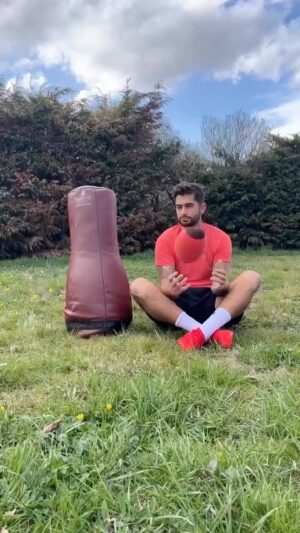 Benoît Assadi Instagram - En 2023, la Coupe du Monde de Rugby se déroule en France ! 
Pour l’occasion, Total Energie qui est sponsor de cette Coupe du Monde vous propose de remporter 2 places pour assister à un match de poule !

Pour participer c’est très simple :
- Abonnez vous à @totalenergies_fr 
- Dites nous quelle équipe vous allez supporter sous cette publication

Bonne chance à tous !
#rwc2023