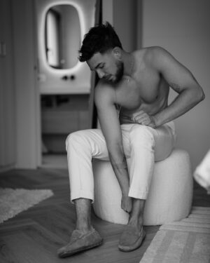 Benoît Douady Instagram - Tu portes à présent mon nom 🔗 

Quelle merveilleuse journée avec nos proches ✨