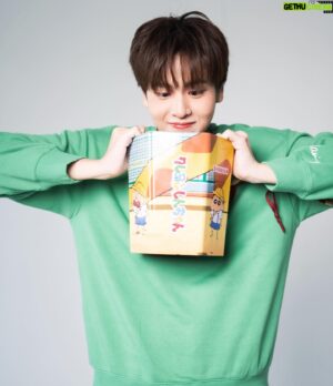 Benz Panupun Vongjorn Instagram - กินป็อปคอร์นกับชิโนะสุเกะมั้ยฮะ✨🍿 
 @majorgroup 

Crayon Shin-chan: Shrouded in Mystery! The Flowers of Tenkazu Academy 💛🌈 เข้าฉาย 9 มี.ค. นี้นะ

#majorcineplex
#ป็อปคอร์นเมเจอร์