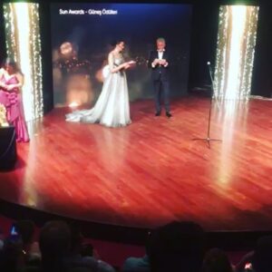 Berat Efe Parlar Instagram - Teşekkürler #sunawards @olcaykutluca 
YILIN EN İYİ GENÇ OYUNCUSU Ödülü