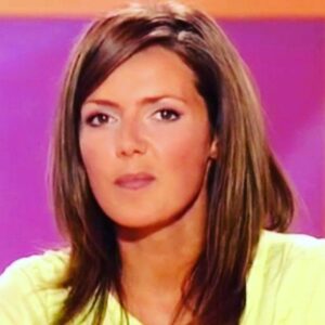 Bérénice Bourgueil Instagram - Ça sert à ça les anniversaires, se replonger dans les souvenirs !
C’est sympa, émouvant, rigolo, si on veut… sauf quand mes enfants me disent étonnés presque horrifiés : c’est toi ça Maman ????
😱😱😱
Et en même temps, c’est pareil pour tout le monde… sur ce… bon anniversaire @rtltvi