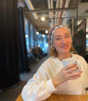 Berfu Öngören Instagram - Günaydın ☕️🥐🎐🌲