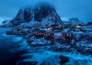 Berk Hakman Instagram - 17/02/2020  la fontaine’ den kabuslar 🙃 “ya sizi denize doğru çekerse efendimiz “  #norway #norge #norveç #reine #hamnøy #lofoten #lofotenislands #photography #travel #travelphotography #earthpix #nationaldestinations #mittnorge #photo #photooftheday #foto #mittnorge #visitnorway #visitlofoten #lofotenhighlights #northernnorway #norwaynature #nordicnorway #ilovenorway  #ig_norway #instagood #instaphoto #north #bestofnorway #norgejpg