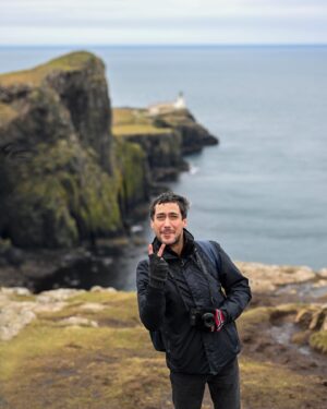 Berk Hakman Instagram - doğum günümü kutlayan herkese çok teşekkürler✌️ arkadaşlarımdan ben manzaraları 3 🏴󠁧󠁢󠁳󠁣󠁴󠁿

📷: @moncherselcuk (o nasıl bir prime lenstir yahu)  Mart/2023

#iskoçya #scotland #portree #isleofskye #neistpoint #neistpointlighthouse #arkadaş #arkadaşlık #fototumblr #shutter #aperture #foto #fotoğrafçılık #fotoğrafçı #kadraj #doğumgünü #kadrajimdan #shutterstock #instadaily #photography #instapic #14 #ağustos