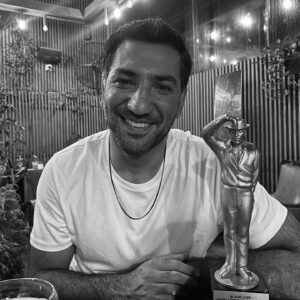 Berkay Ateş Instagram - Salim’in hikayesine böyle bir kıymet verildiği için çok mutlu ve gururluyuz.

Beni 25. Sadri Alışık Ödüllerinde ‘ En İyi Erkek Oyuncu’ ödülüne layık gören değerli seçici kurula ve oyunumuzda emeği geçen herkese çok teşekkür ederim🤍

@sadrialisikodulleri 
@tiyatrod22