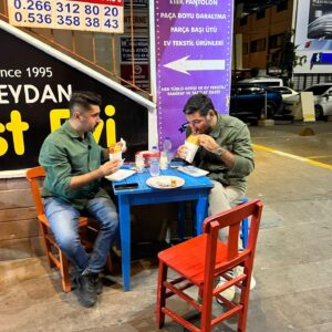 Berkay Ateş Instagram - Festivalden fazlası🥂
@ayvalikff