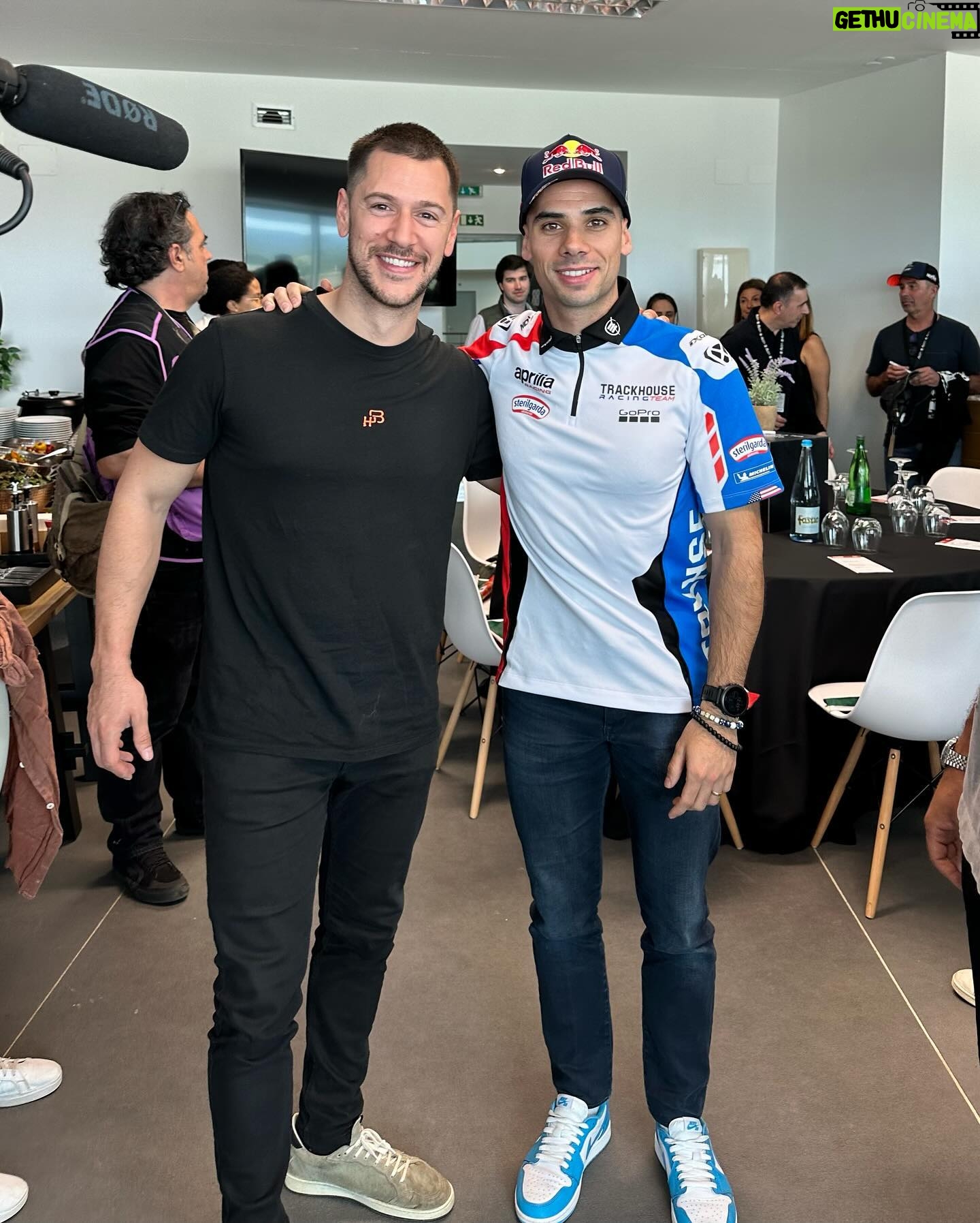 Bernardo Sousa - 12.5K Likes - Vim ao Algarve ver o @88migueloliveira !!!
Vamos lá Falcão !!!
#motogp