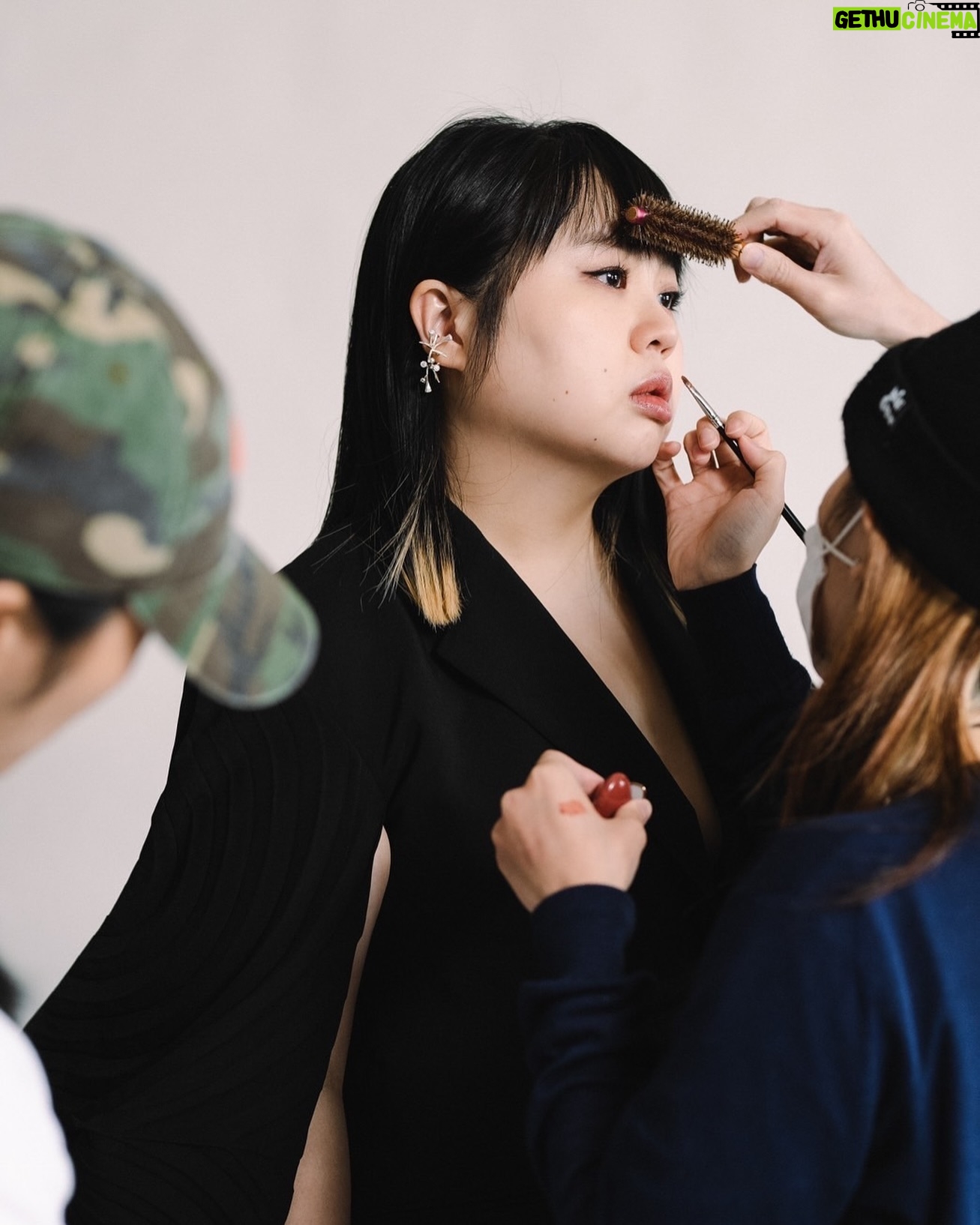 Berry Wen-i Kuo - 765 Likes - 剛剛聽朋友說她把拍婚紗的時間安排在農曆年後,
心中真是滿滿的respect!
過完年的我,
還會是原本的我嗎?
#忒修斯悖論 #忒修斯之年
#大文
📸 @kazsiuwan