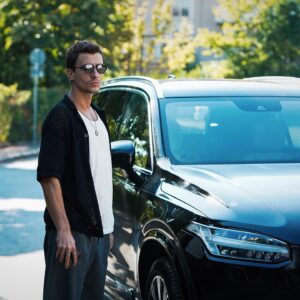 Bertan Asllani Instagram - Bu akşam başlıyoruz! 😎
@yabanidizi @ntcmedyatv @foxturkiye @abdullahbulutmanagement