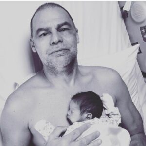Beste Bereket Instagram - 2 sene önceden bir fotoğraf🦄İki canımın doğumgünü bugün❤️ Lea 2 yaşına bastı,Serdar 2 den daha fazla yaşına bastı👨‍👧sağlık sıhhat afiyet ve huzurla🎂 #fatheranddaughter #birthday #maşaallah @leaonal @serdaronal #love #myloves