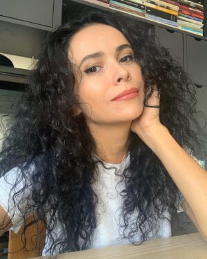 Beste Bereket Instagram - Neden gülmeyeyim ki 🐛🦋