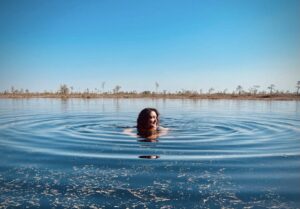 Bettany Hughes Instagram - The delights of bog swimming in #Estonia to discover #ancient #Treasures x