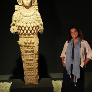 Bettany Hughes Instagram - Happy #IWD everyone! From me and from a feisty #goddess! She protected young women and one of the #ancient #SevenWonders ❤️