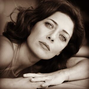 Betül Çobanoğlu Instagram - İlk kez bakmanın ya da son kez görmenin bir zamanı..