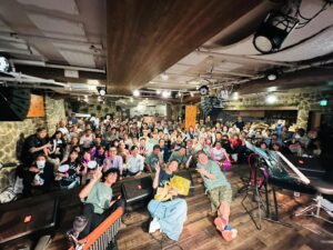 Beverly Instagram - 今日のBirthday Live本当に楽しかった‼︎
会いにきてくれたみんな、本当にありがとう！

「Sing my soul」をみんなで歌ったのは忘れられない！
みんなが大きい声で歌ってくれたから本当に興奮したよ！🤩😭
終わりたくないくらい最高でした！

This is definitely one of my best birthday celebrations ever!
今日のライブはどうだったかな？
細かく😁コメントしてね！😙