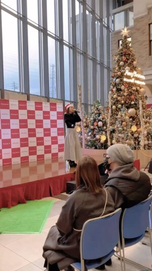 Beverly Instagram - Namamasko po! 🤗

Let me sing my original Christmas song to all of you! Have a merry Christmas everyone 🥳🥳
#Xmaswithyou