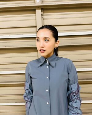 Beverly Instagram - ピオニーウォーク東松山に観に来てくれたみなさんありがとう！

みなさんの大切な時間を一緒に過ごしてくださって、子供たちも仮面ライダーのファンのみなさんも、「Be The One」と「Rising Fighter」を聴いた瞬間、盛り上がってくれて本当に嬉しい！ベルトを持ってる子もいてめっちゃかわいかった！

今日はいい天気で富士山も見えたし、ミニライブも楽しかったし、最高な1日になりました！

でもまだ終わってないよ！😆
この後21:00〜インスタライブがあります！
みなさんまた後でね👋

👗: @languageofflower_