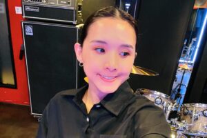 Beverly Instagram - .
BirthdayLiveの日にたくさんのメッセージ 
ありがとうございました！

本当の誕生日は今日です😅😆

I am Beverly. 
I just turned 30. 
20代終わっちゃった〜😱
でも30代も楽しみ！

Need to be more matured. 
Nah, I’ll keep the kiddo inside me 😛
I’ll be more responsible!
I’ll explore more!
I’ll upgrade more!
No more pressure on diet. 
I’ll be healthy and strong 💯
Still insecure on a lot of things 
But definitely am working on it.
Time management, be my friend😆
日本語のボキャブラリー増やしたい！
日本語もっと頑張りたい！
Things that are still the same:
I love my family.
I love my genuine friends.
I love my loving fans and supporters.
Still grateful to the people who helped me.
I love Japan!
I love the Philippines!
I LOVE MUSIC!
I LOVE TO SING!

Lord thank you for 30 years! 🙏
Proud ako sayo, Beleng, Beverly, ビバリー!